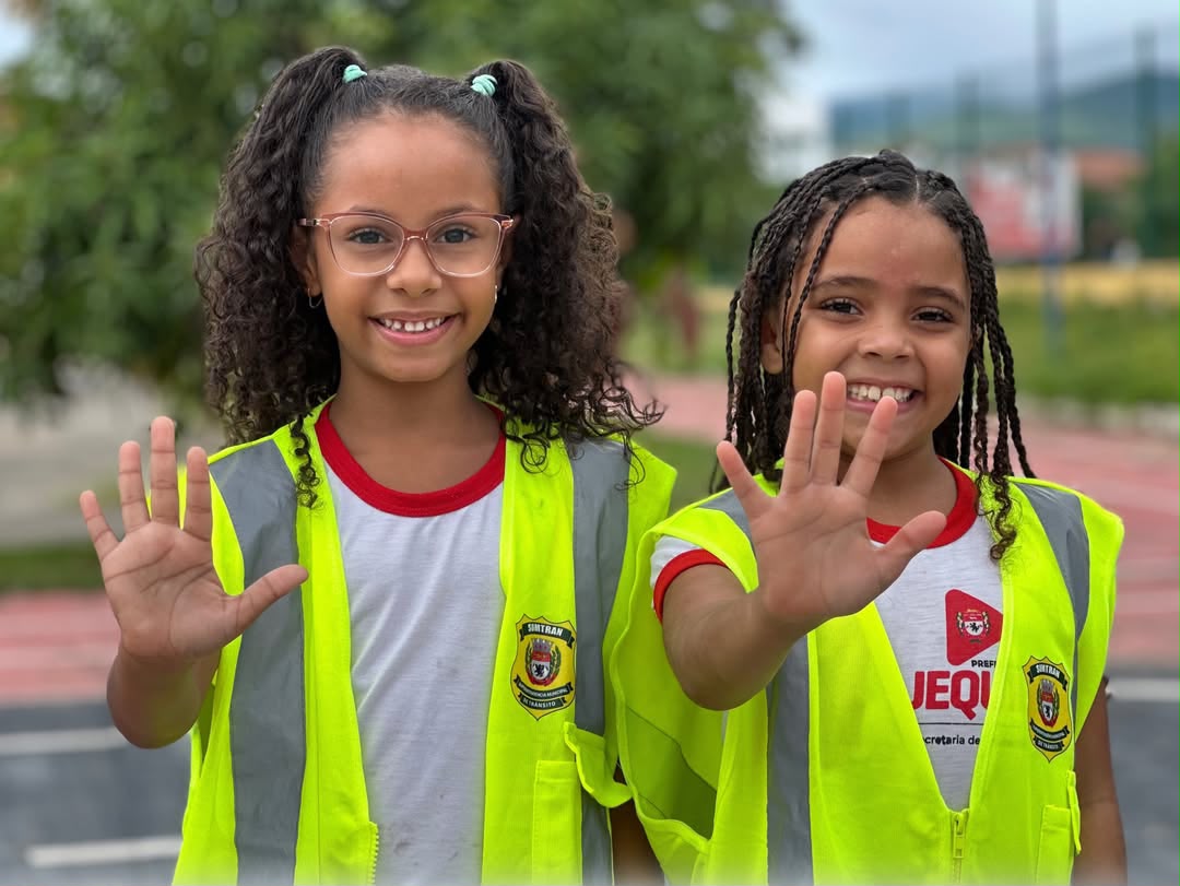 A Prefeitura de Jequié, através da Secretaria de Educação e da Superintendência Municipal de Trânsito (SUMTRAN), promove ação do Maio Amarelo com participação de mais de 1.400 estudantes das escolas municipais